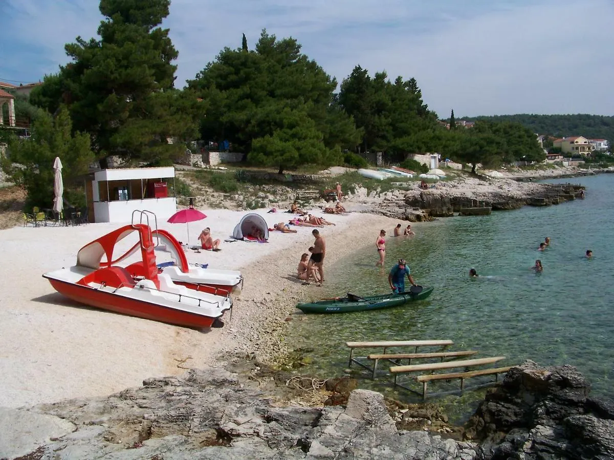 Apartment House Juretic - 50 M From The Beach Trogir