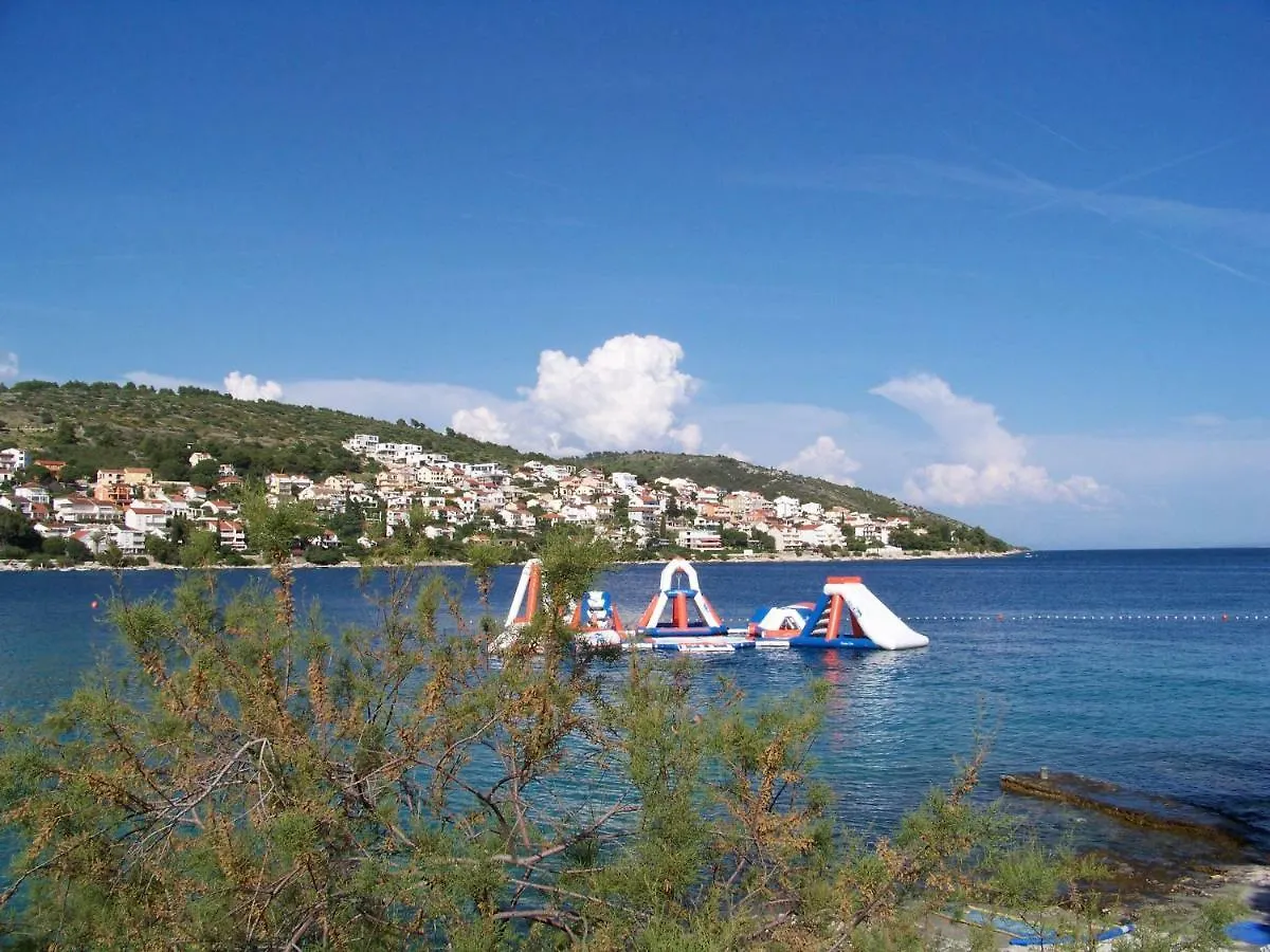 Apartment House Juretic - 50 M From The Beach Trogir