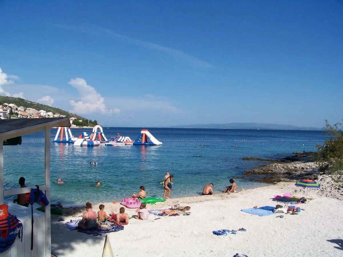 Apartment House Juretic - 50 M From The Beach Trogir