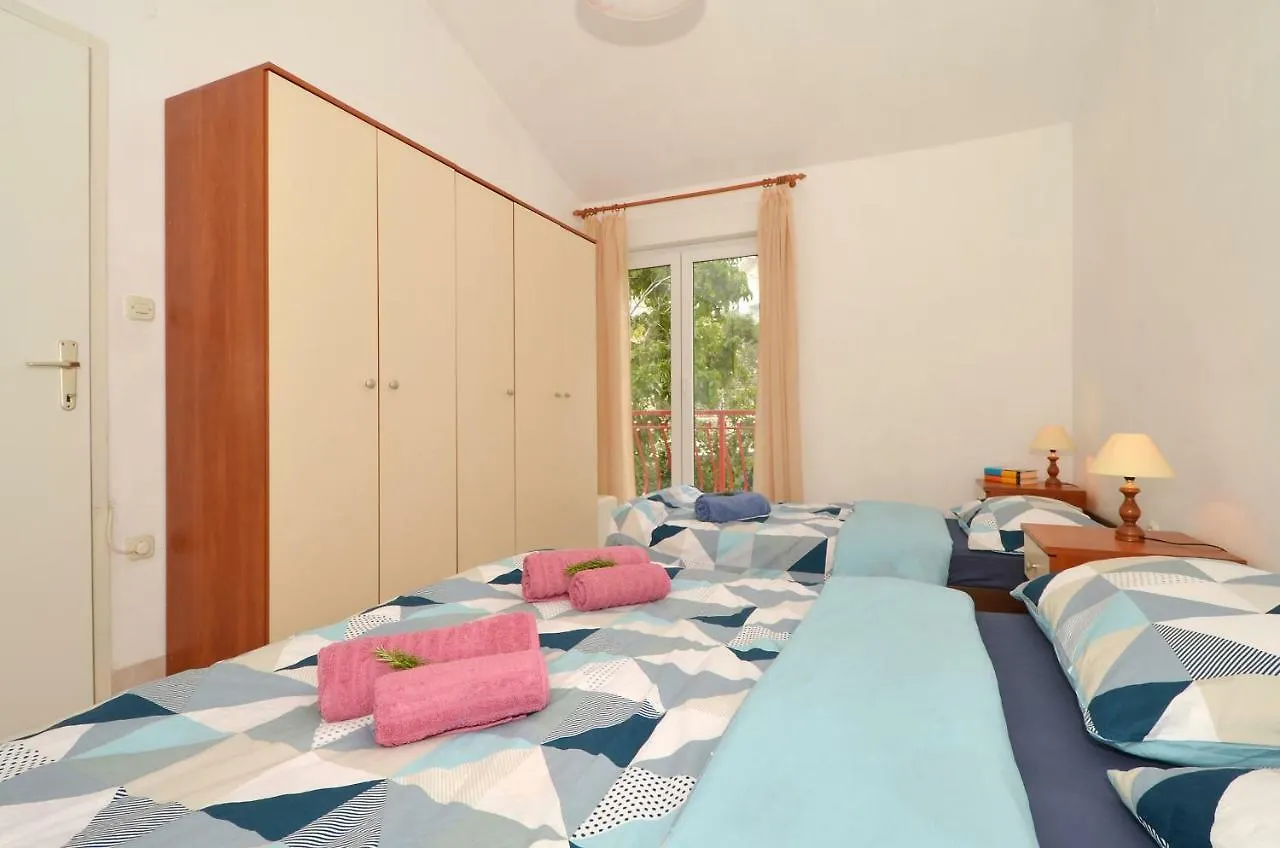 Apartment House Juretic - 50 M From The Beach Trogir