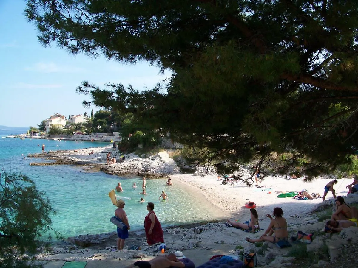 Apartment House Juretic - 50 M From The Beach Trogir