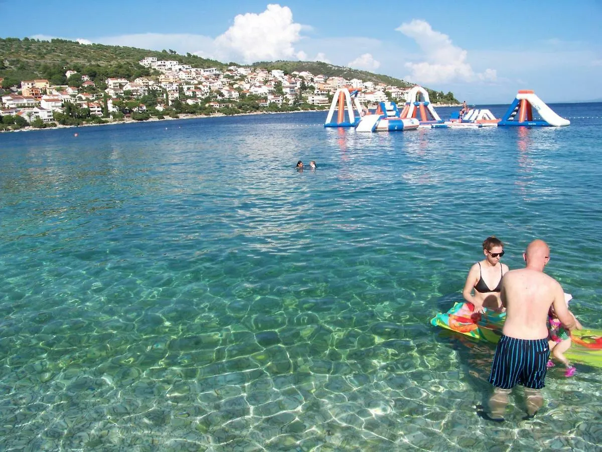 Apartment House Juretic - 50 M From The Beach Trogir